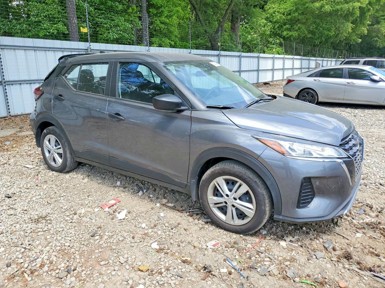 2024 NISSAN KICKS