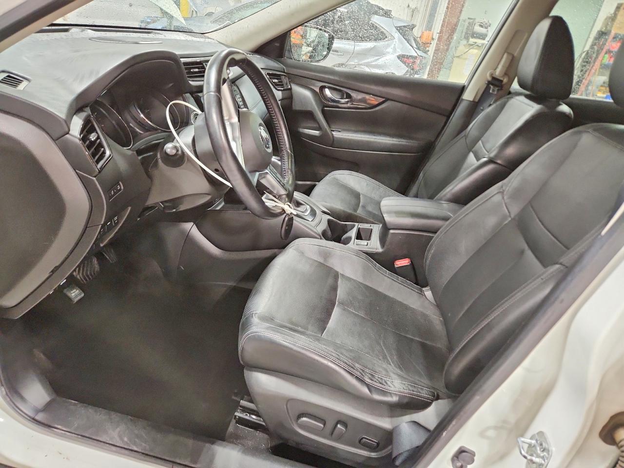 2017 NISSAN ROGUE