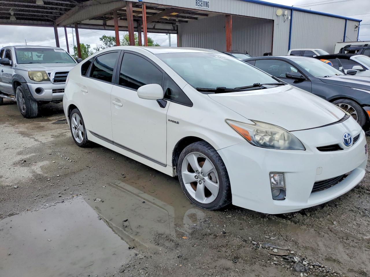 2011 TOYOTA PRIUS