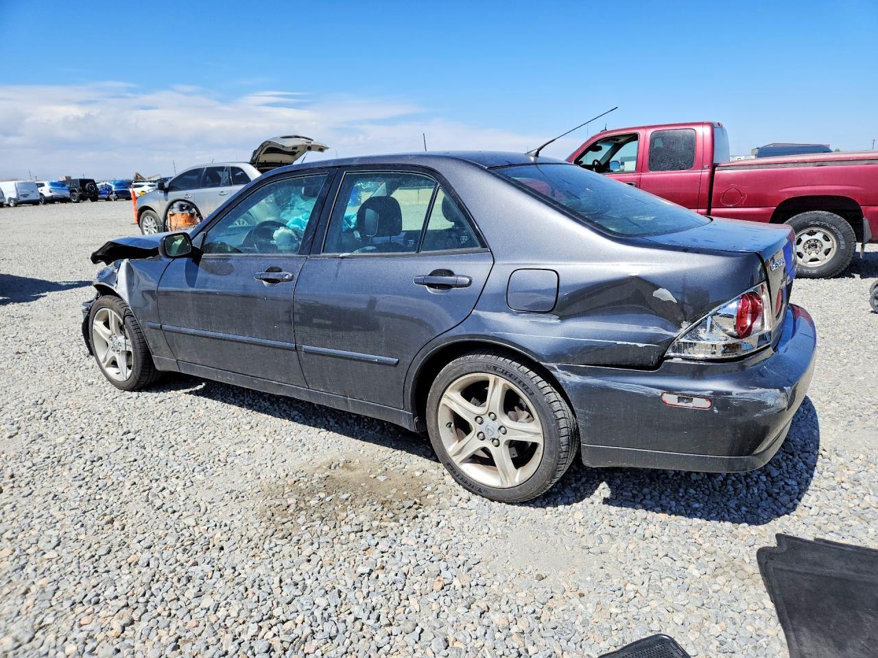 2002 LEXUS IS 300