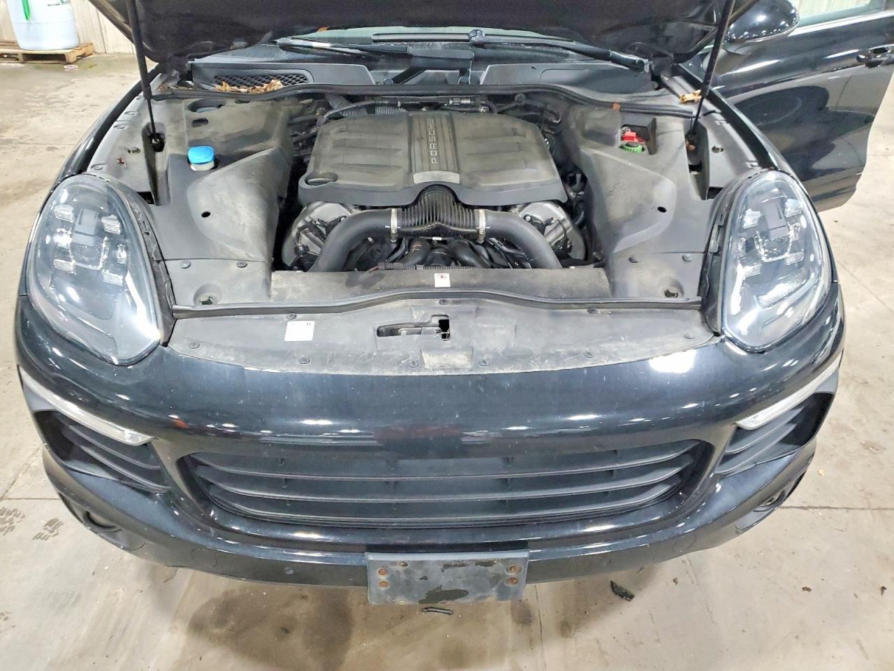 2017 PORSCHE CAYENNE