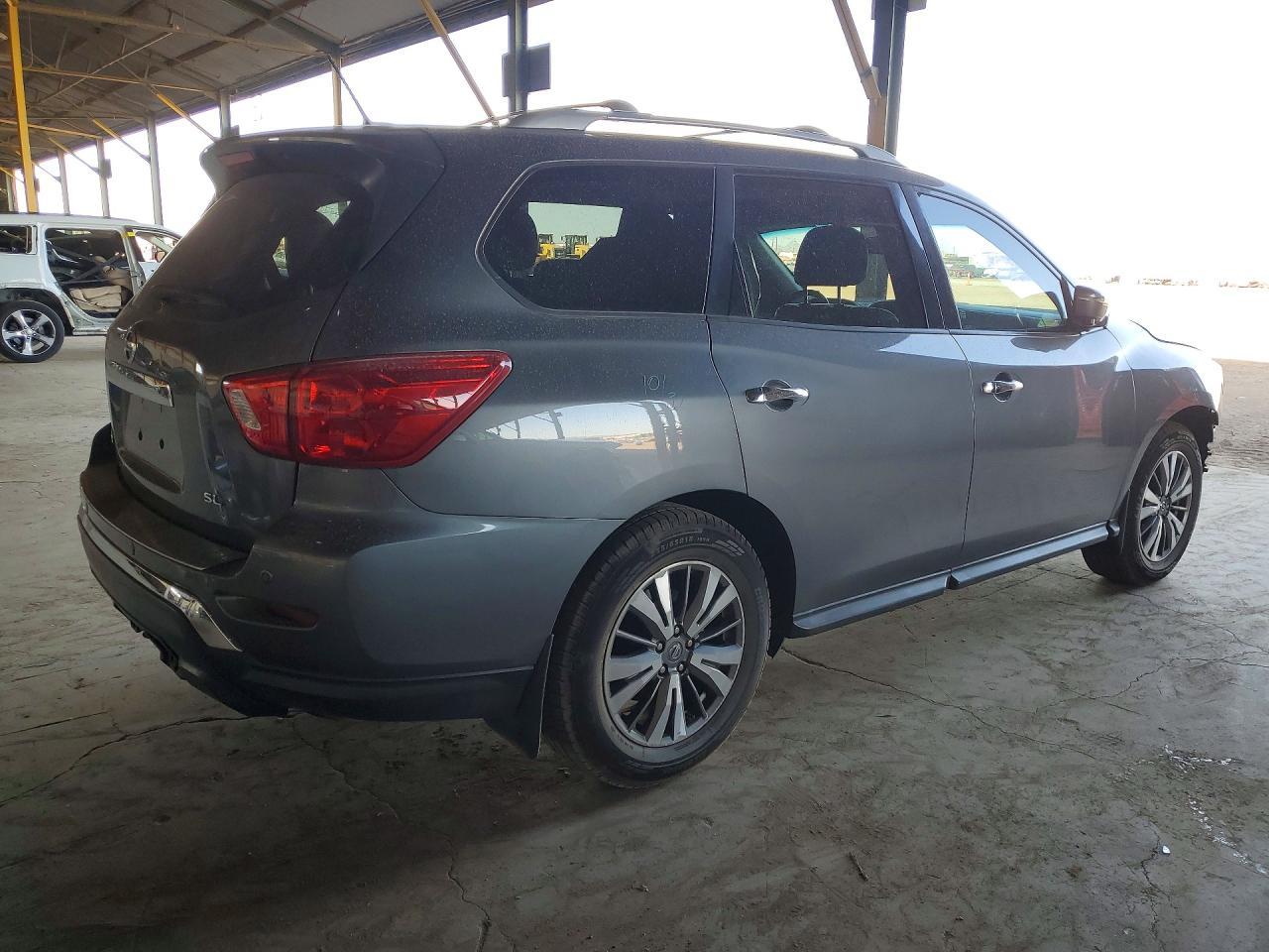 2017 NISSAN PATHFINDER