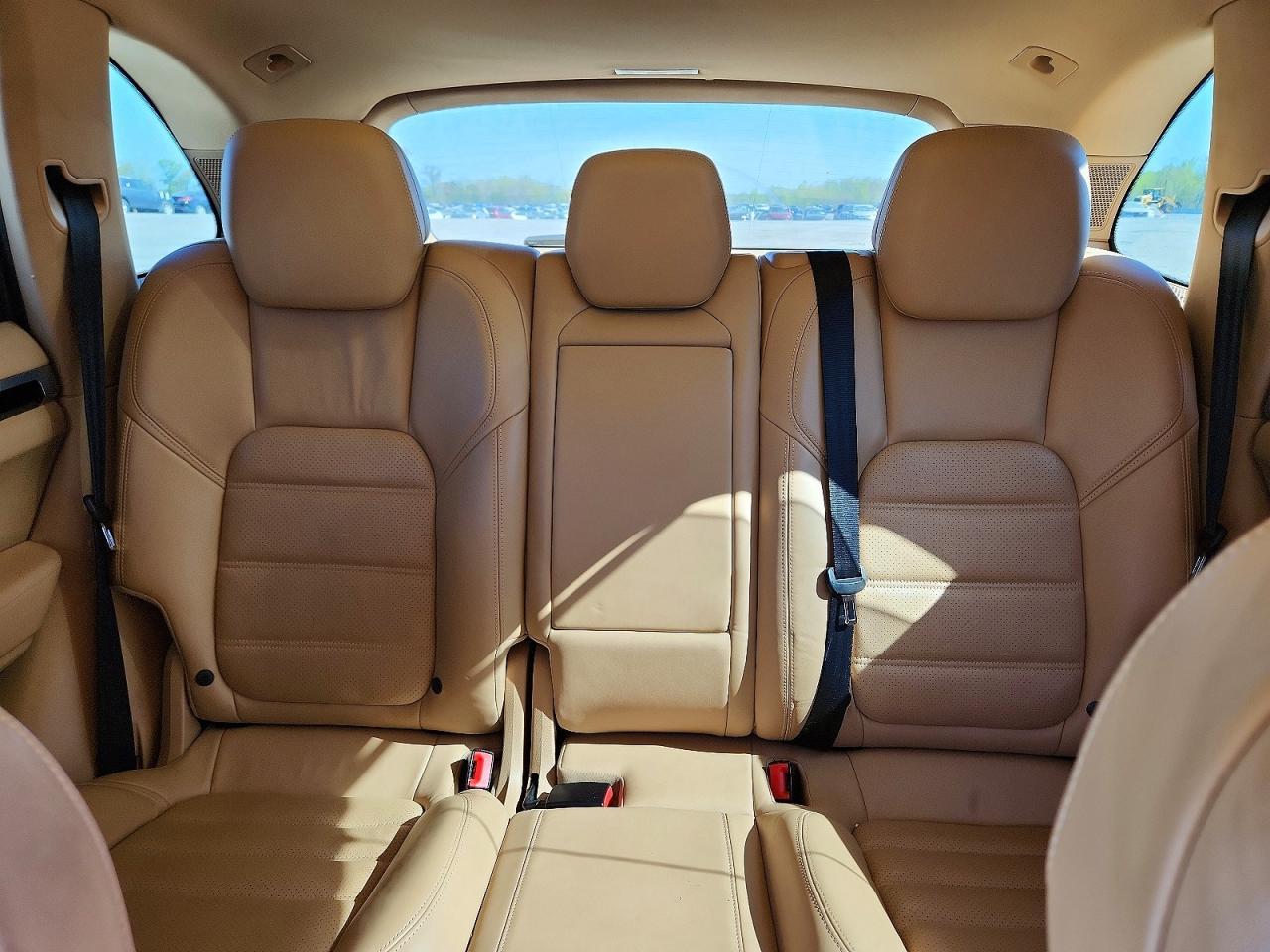 2015 PORSCHE CAYENNE
