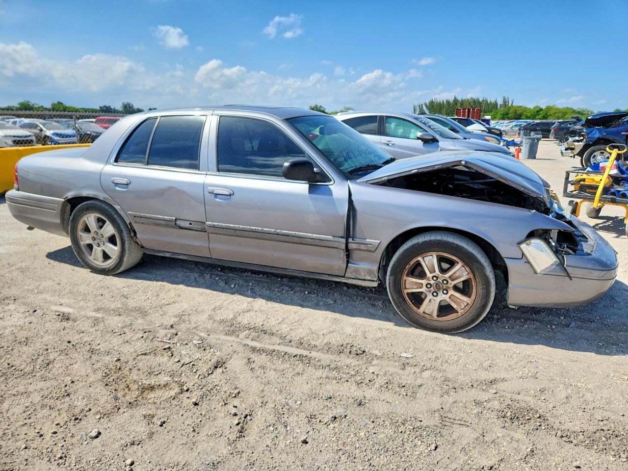 2006 FORD Crown Victoria