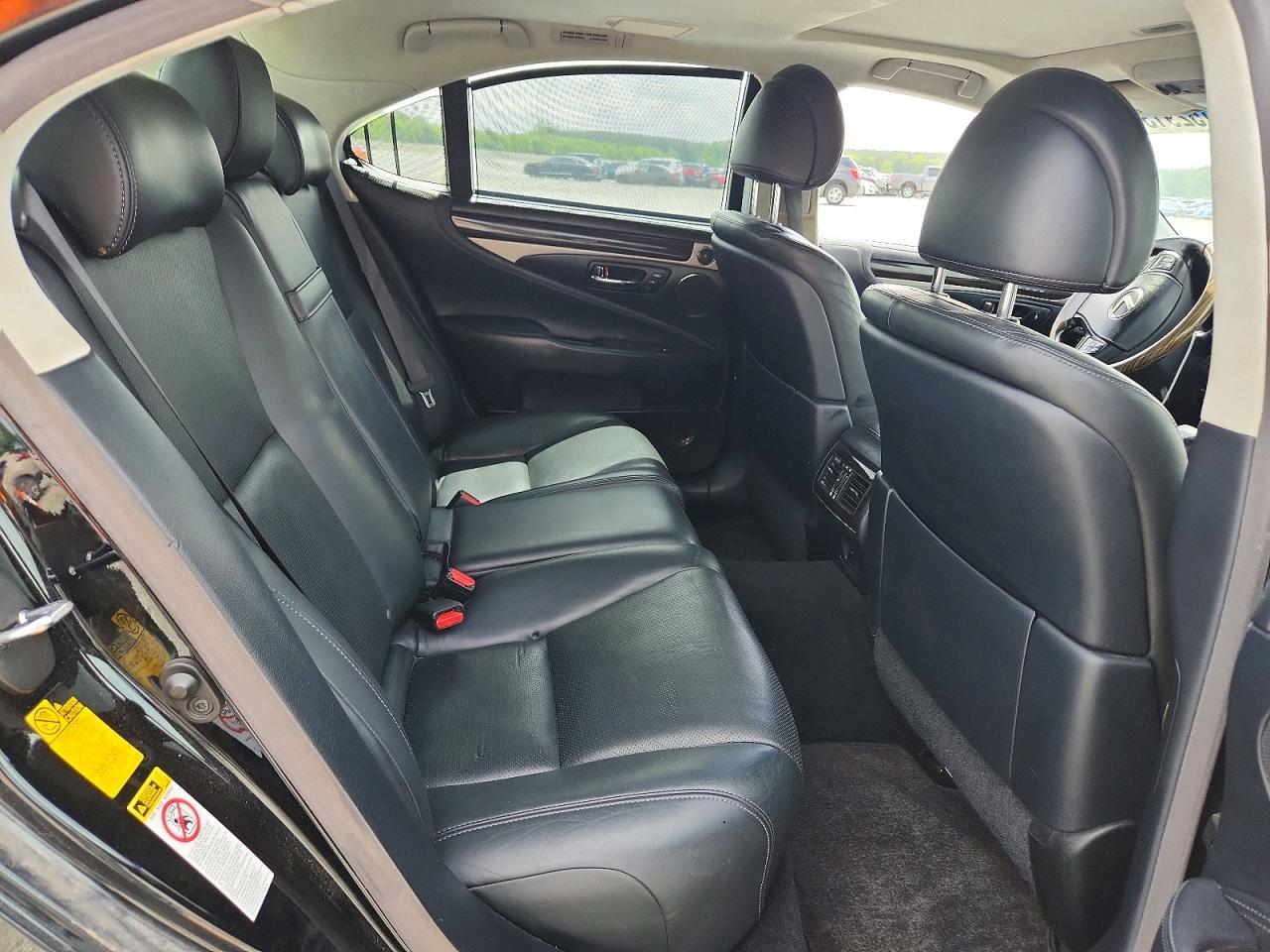 2013 LEXUS LS 460
