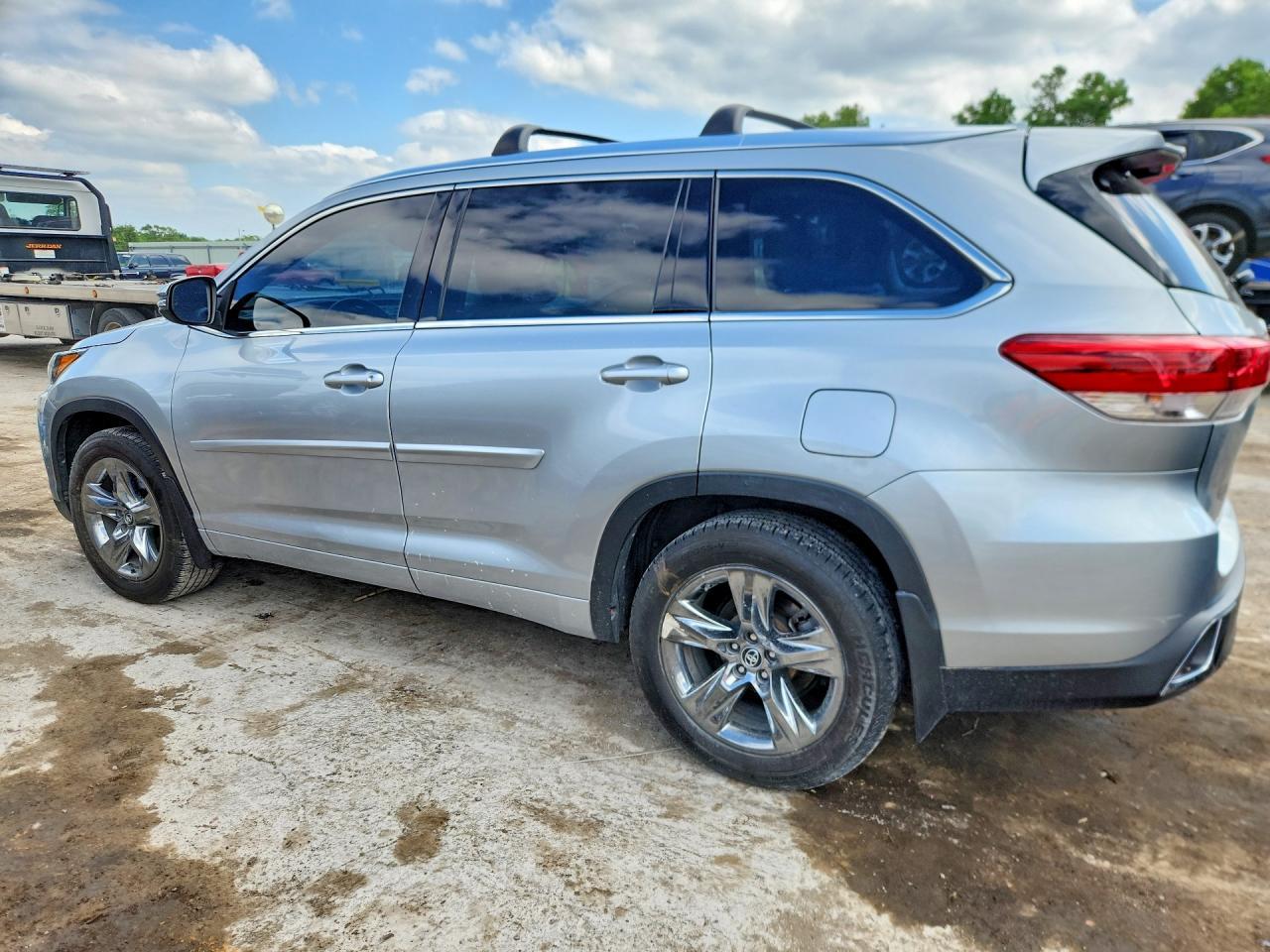 2017 TOYOTA HIGHLANDER