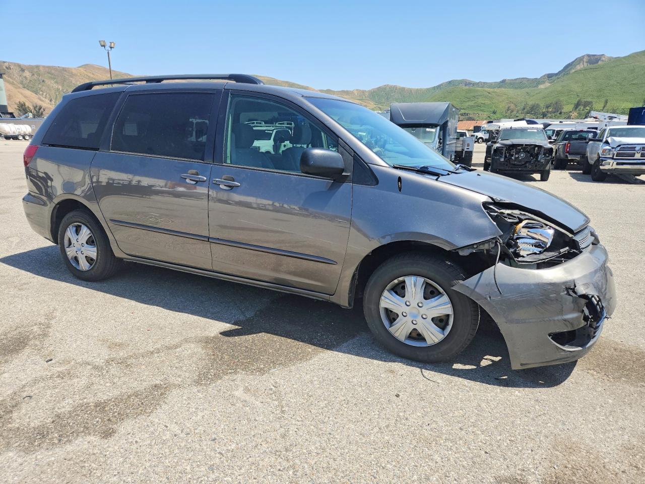 2005 TOYOTA SIENNA