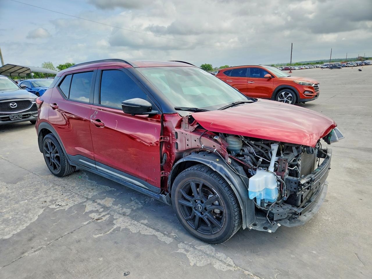 2024 NISSAN KICKS