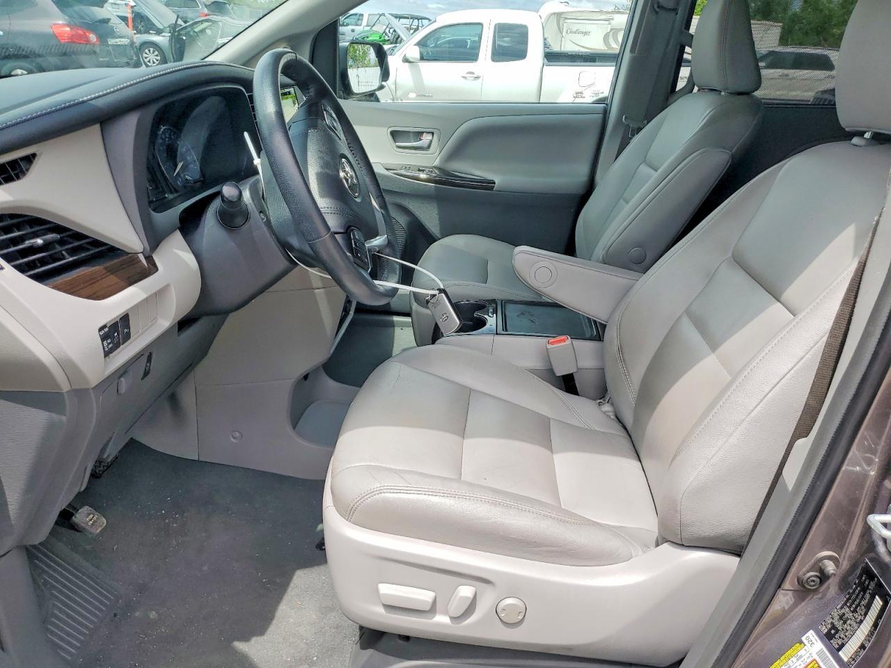 2019 TOYOTA SIENNA