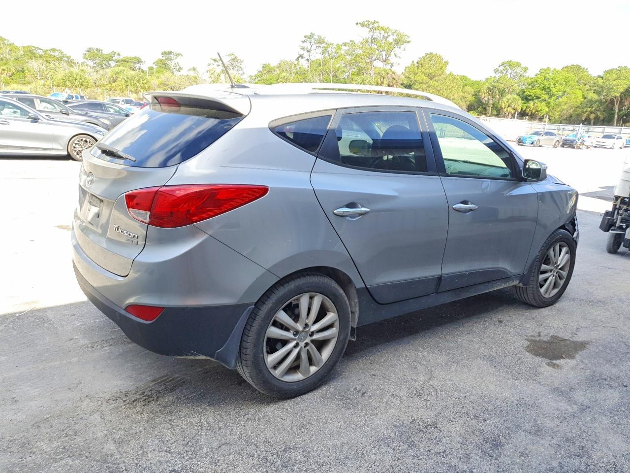 2012 HYUNDAI TUCSON
