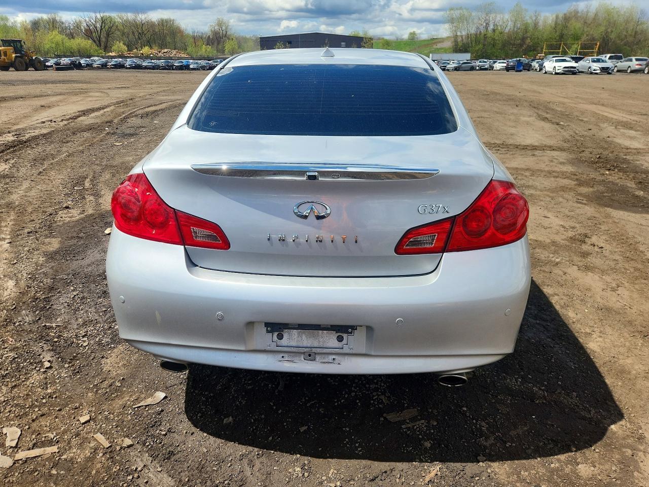 2013 INFINITI G37