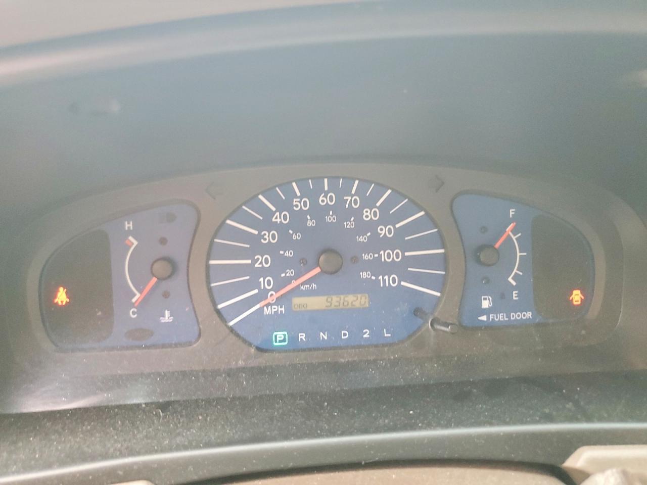 2003 TOYOTA SIENNA