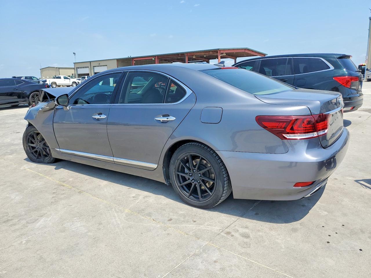 2013 LEXUS LS 460
