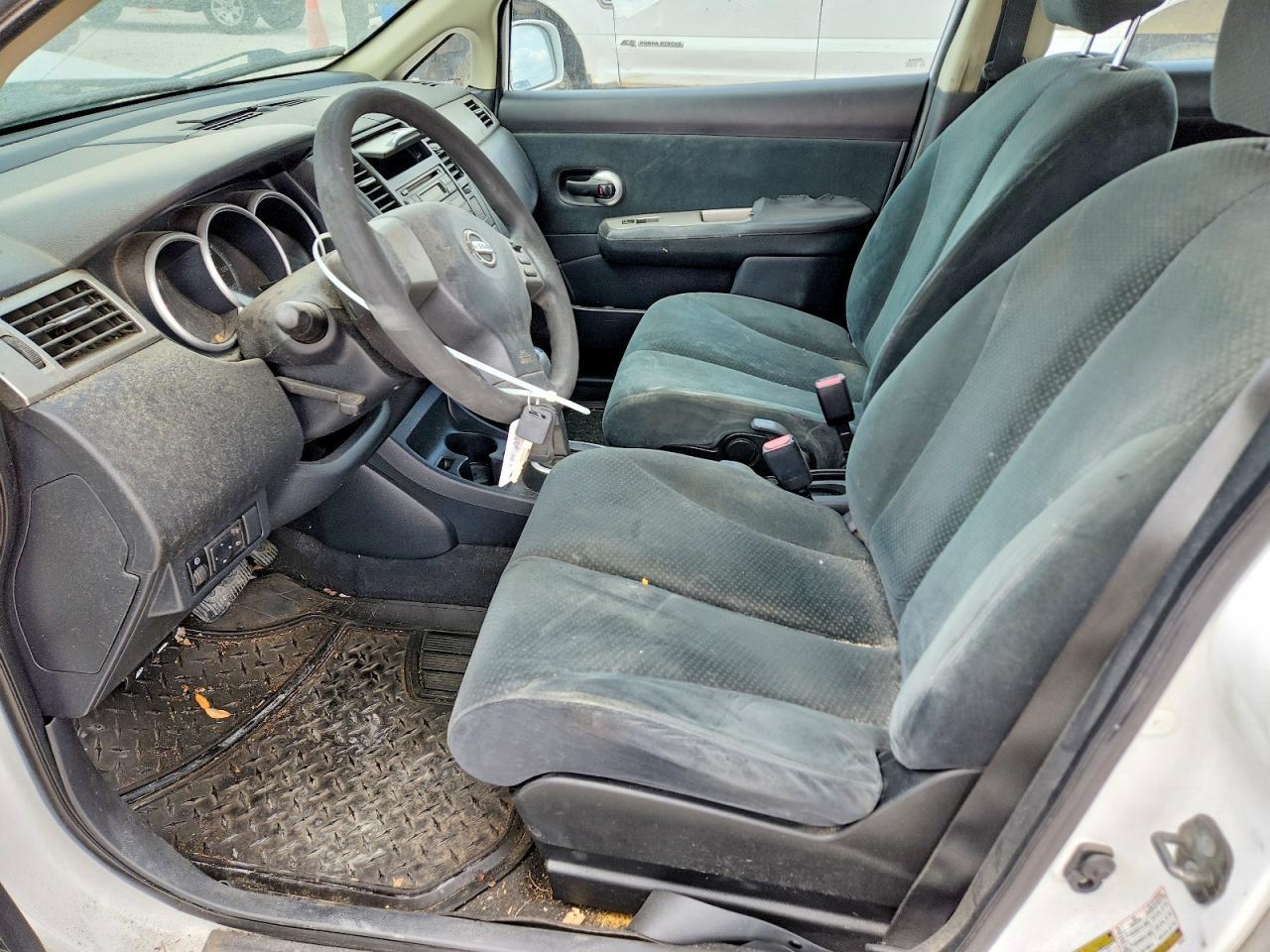 2010 NISSAN VERSA