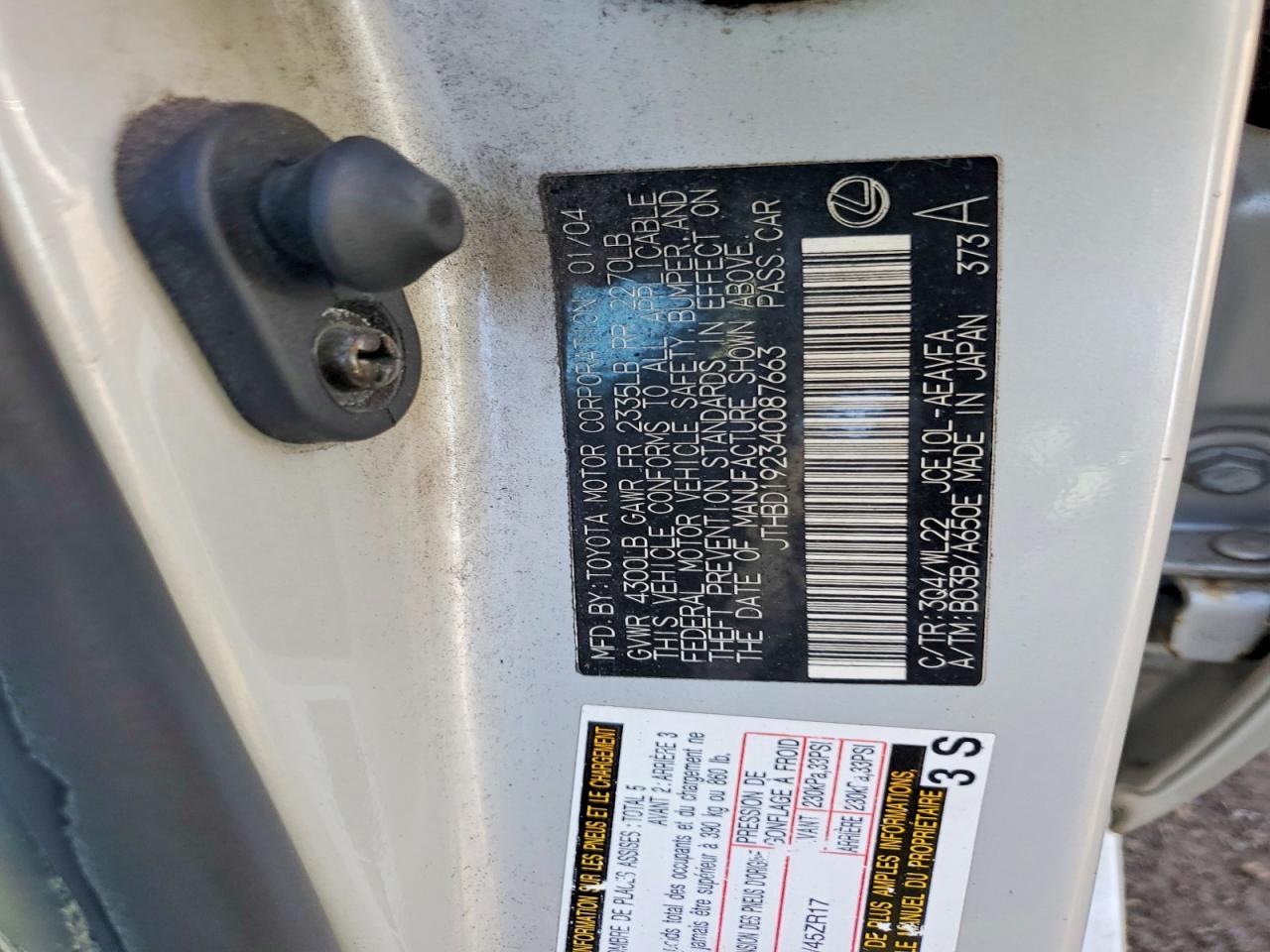 2004 LEXUS IS 300