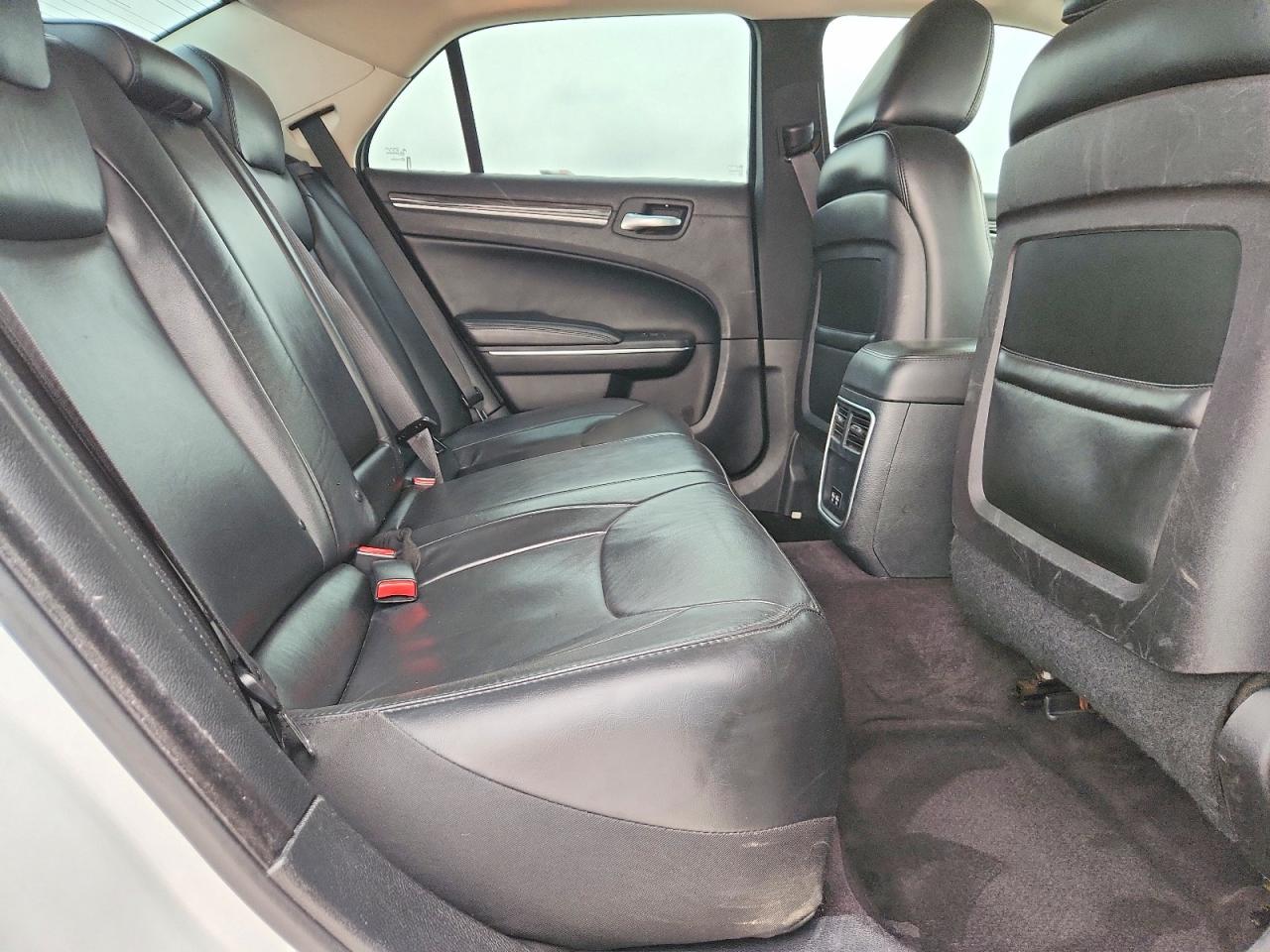2016 CHRYSLER 300