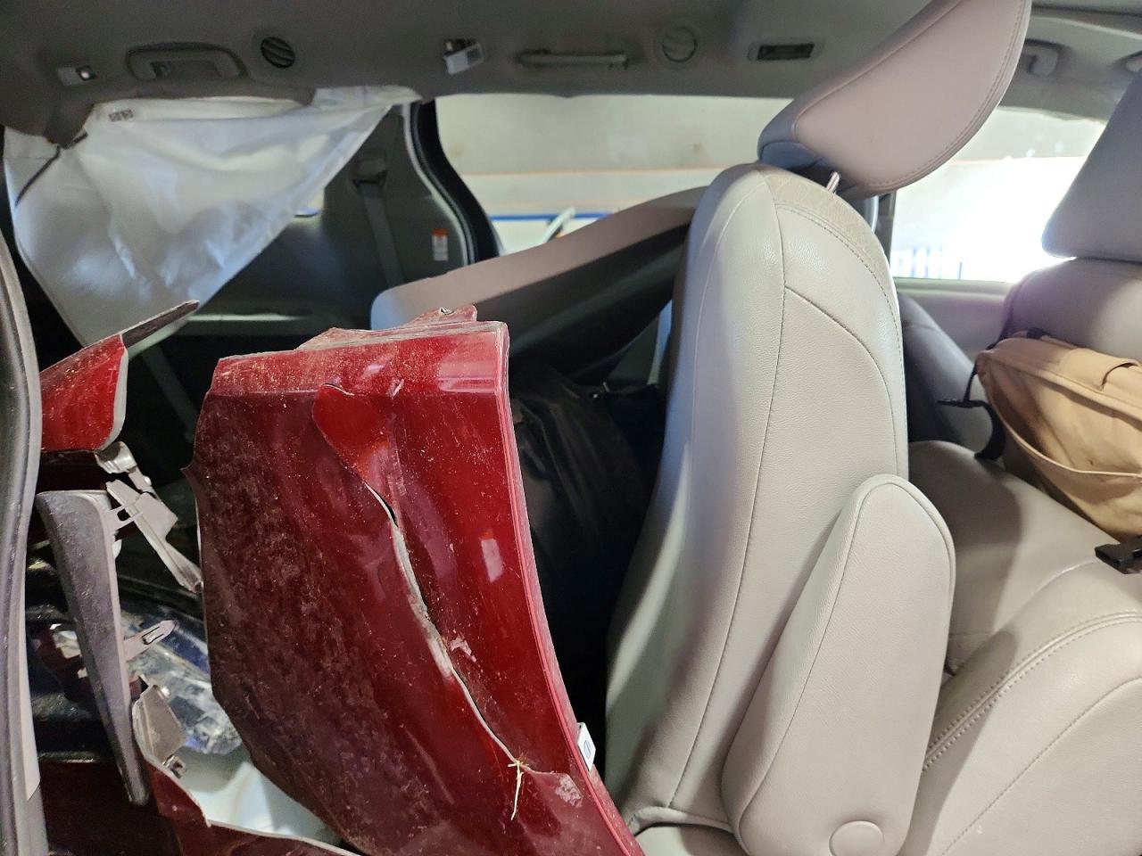 2018 TOYOTA SIENNA