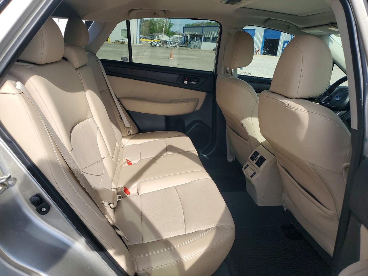 2018 SUBARU Outback