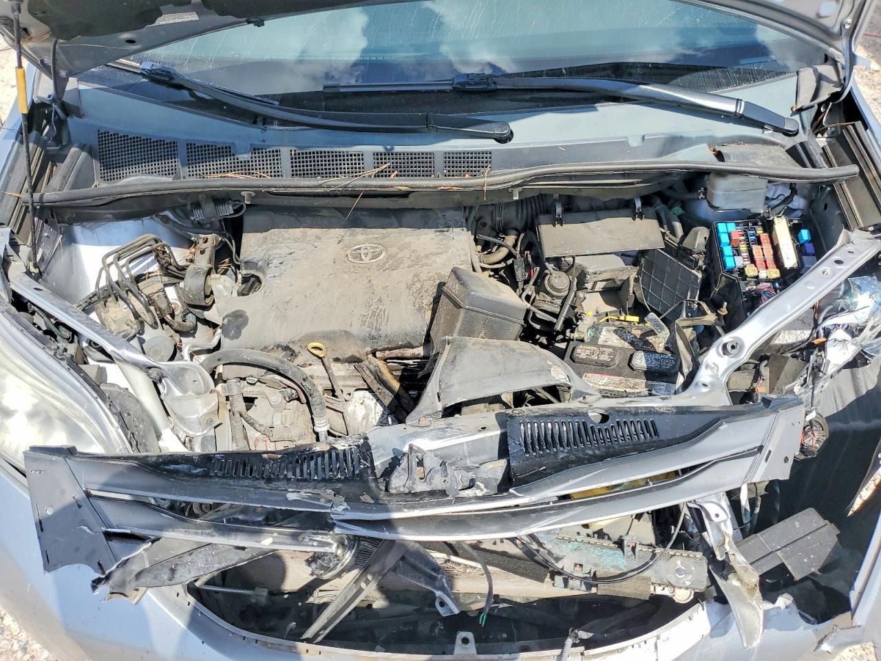 2014 TOYOTA SIENNA