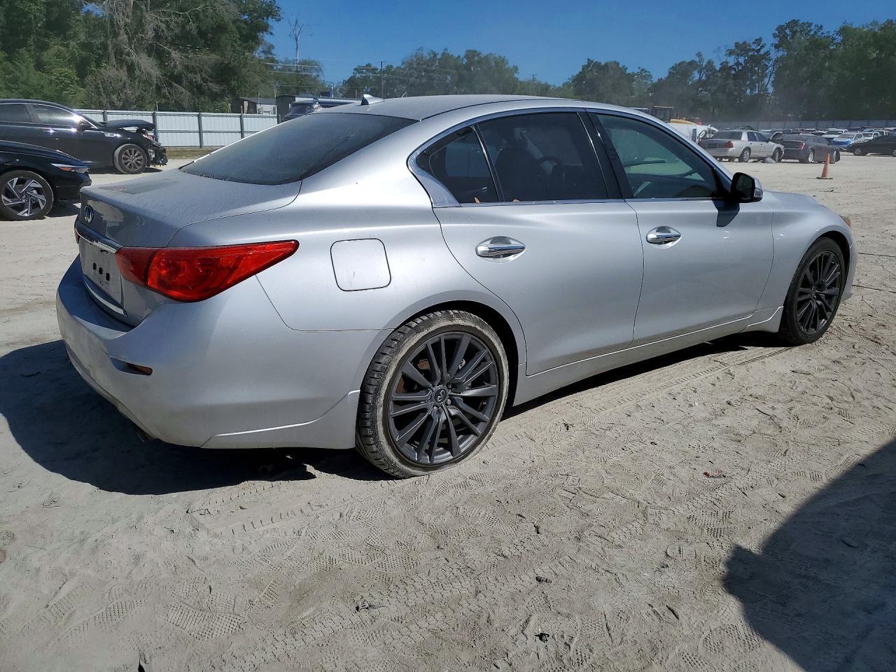 2016 INFINITI Q50