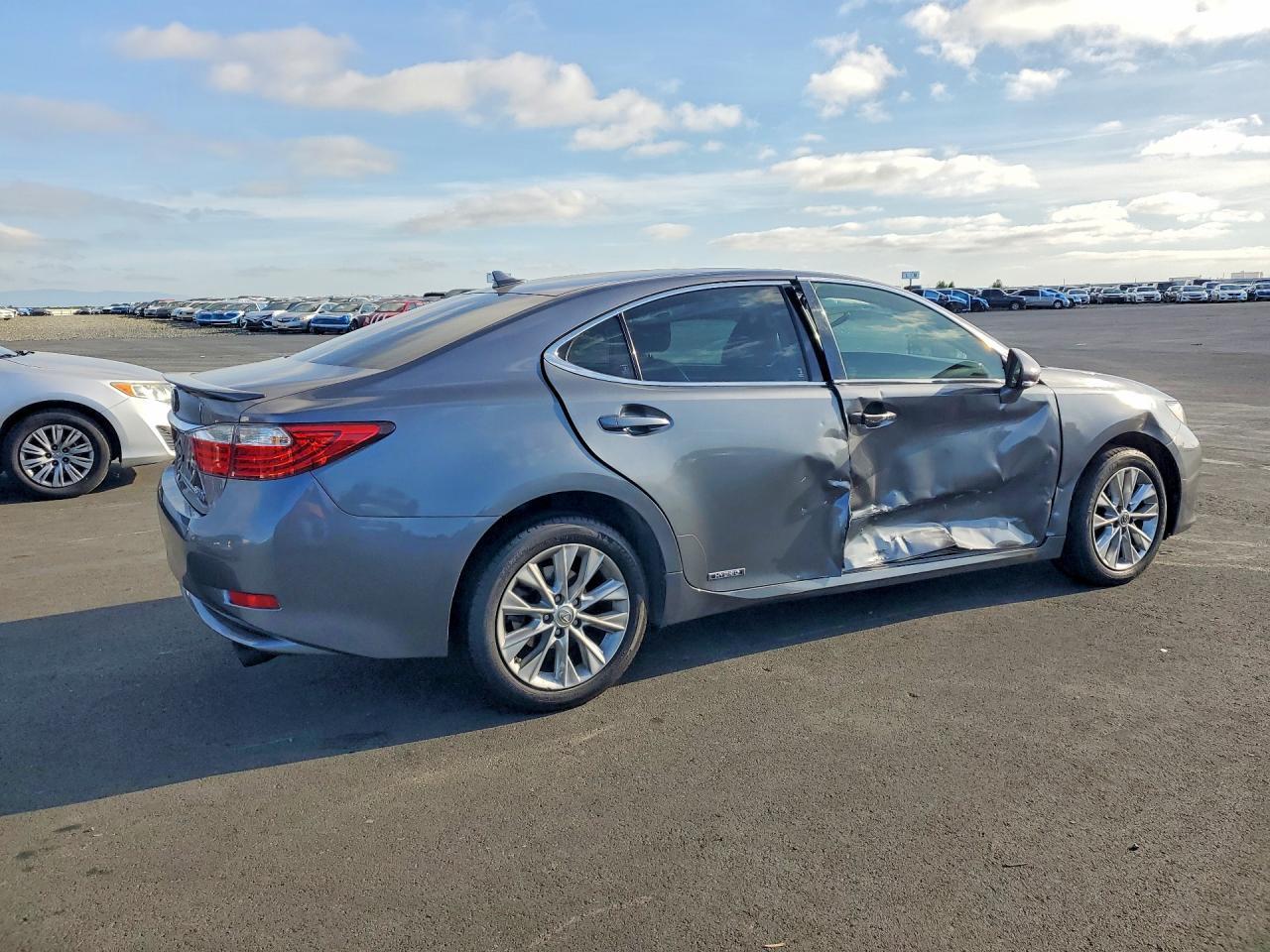 2014 LEXUS ES 300H
