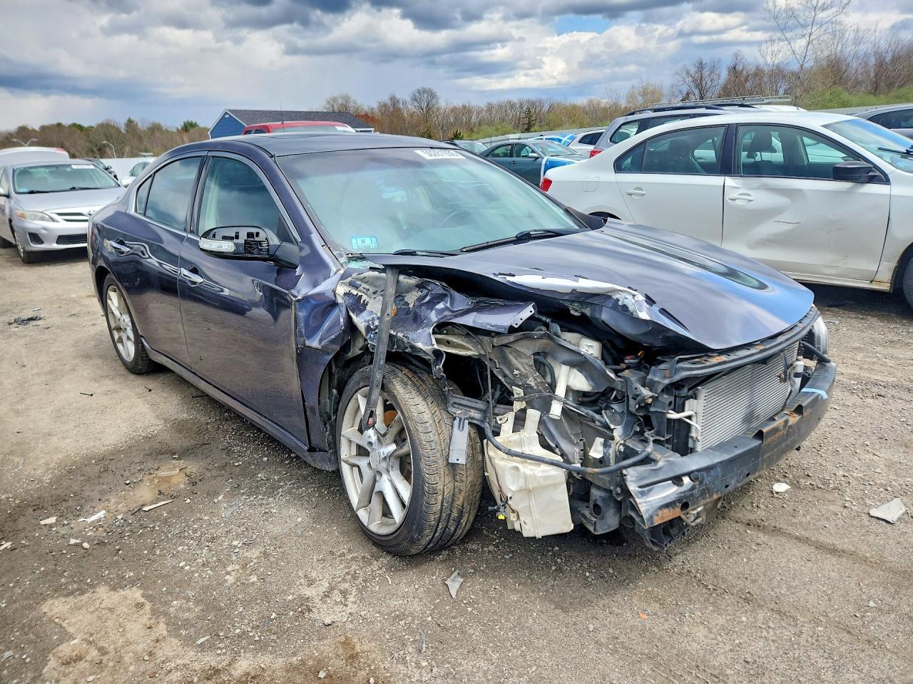 2013 NISSAN Maxima