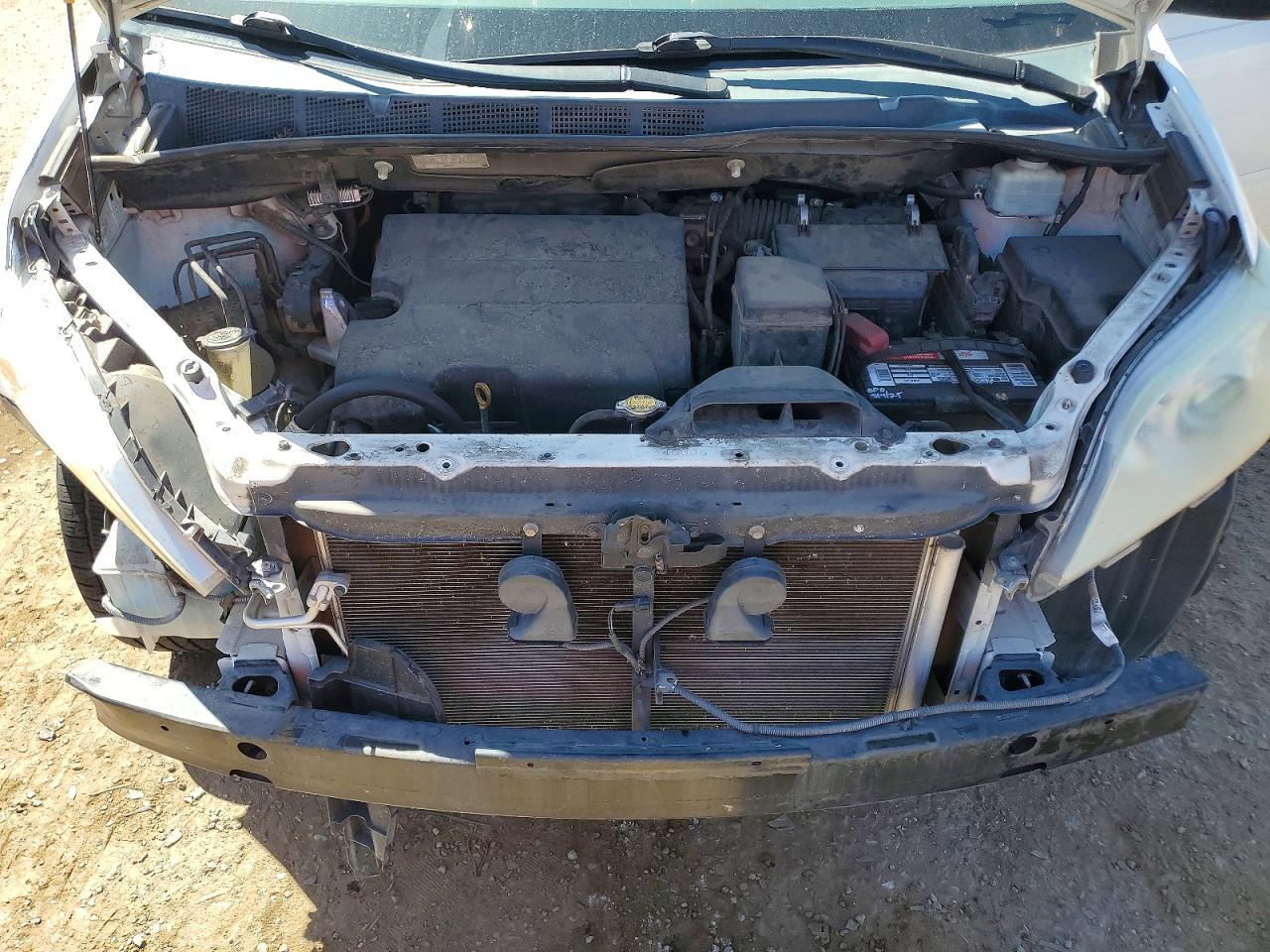 2012 TOYOTA SIENNA