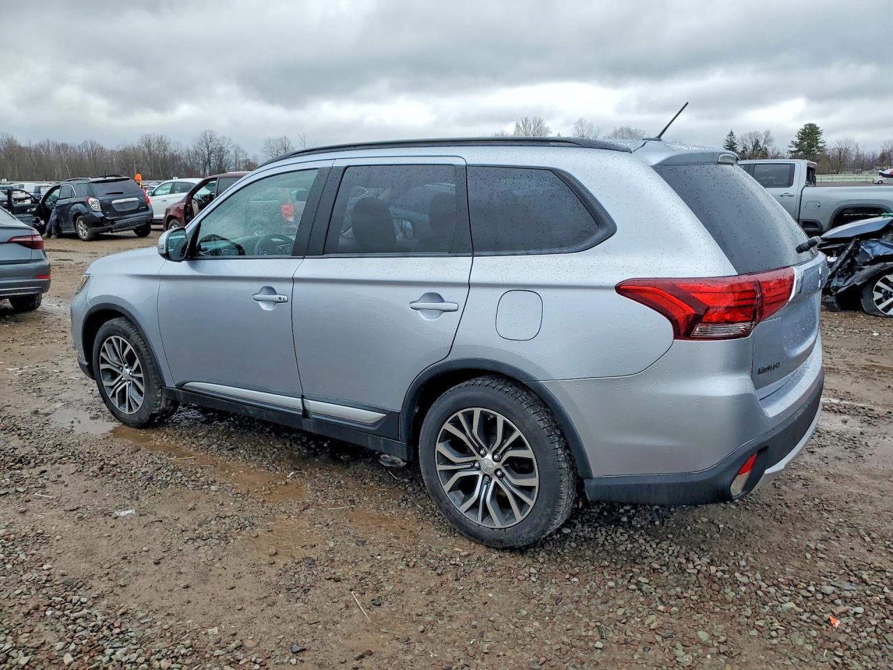 2016 MITSUBISHI outlander