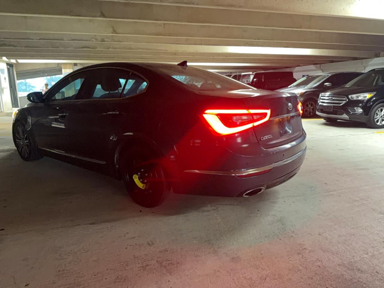 2014 KIA Cadenza