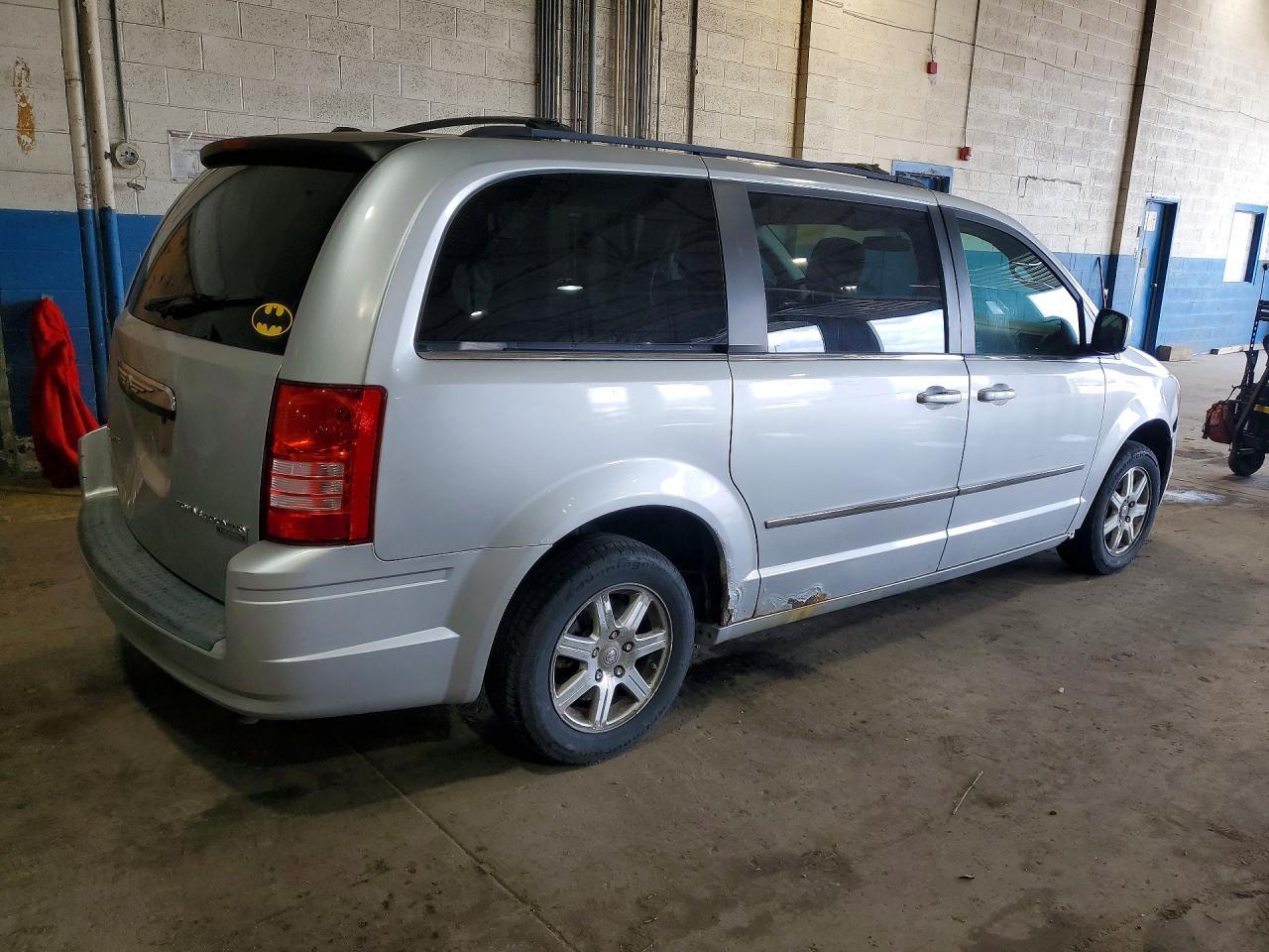 2009 CHRYSLER Town & Country