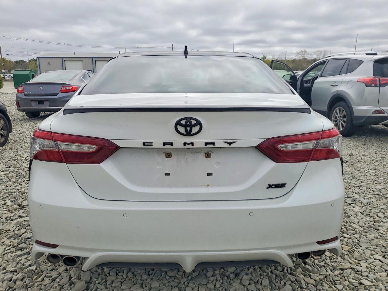 2018 TOYOTA CAMRY