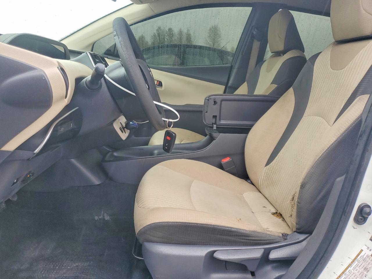 2016 TOYOTA PRIUS