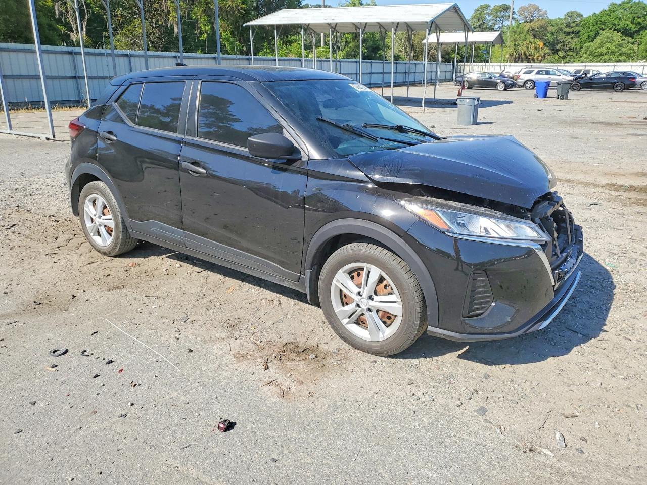 2022 NISSAN KICKS
