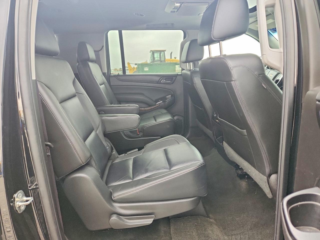 2016 CHEVROLET Suburban