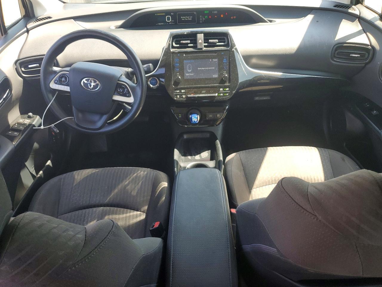 2016 TOYOTA PRIUS