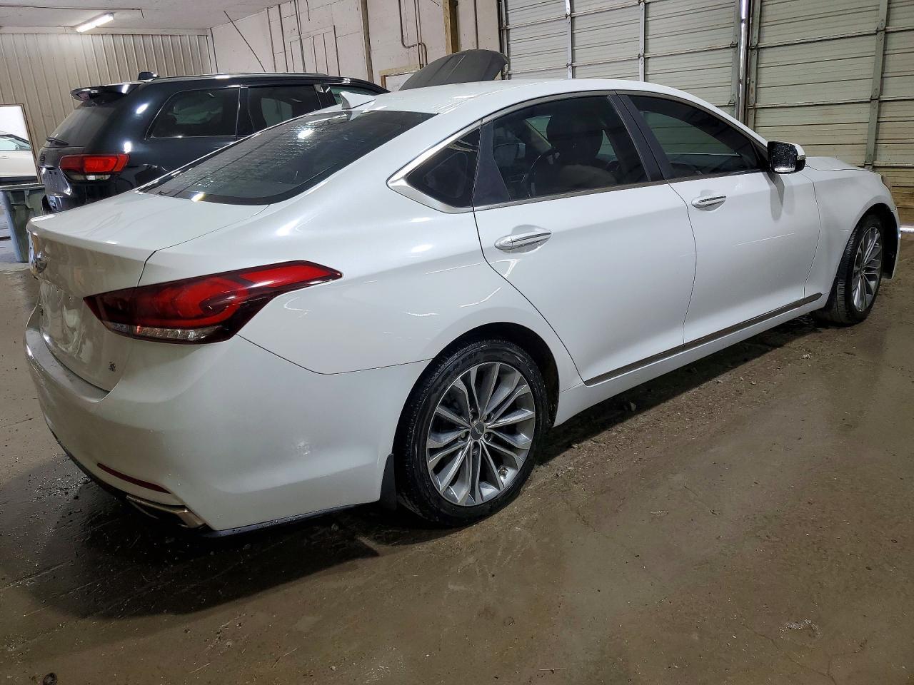 2016 HYUNDAI GENESIS