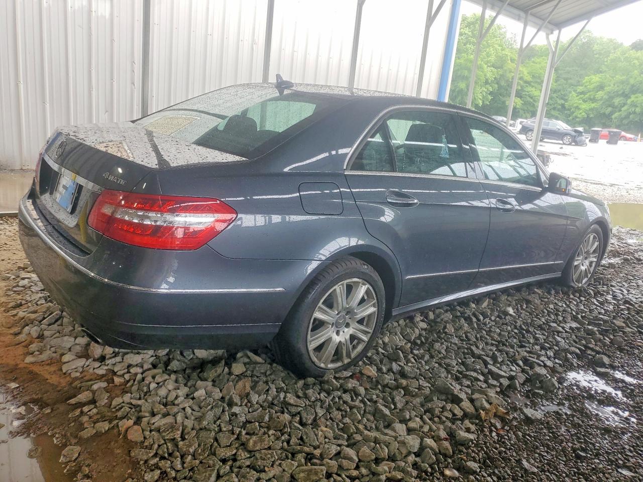 2013 MERCEDES-BENZ E-Class