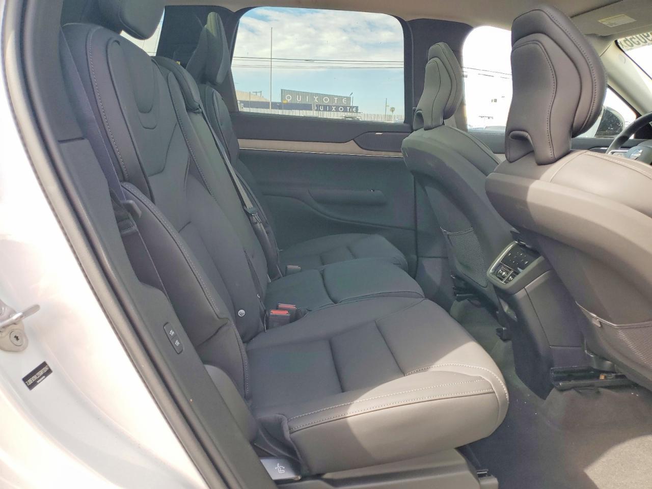 2025 VOLVO Ex90