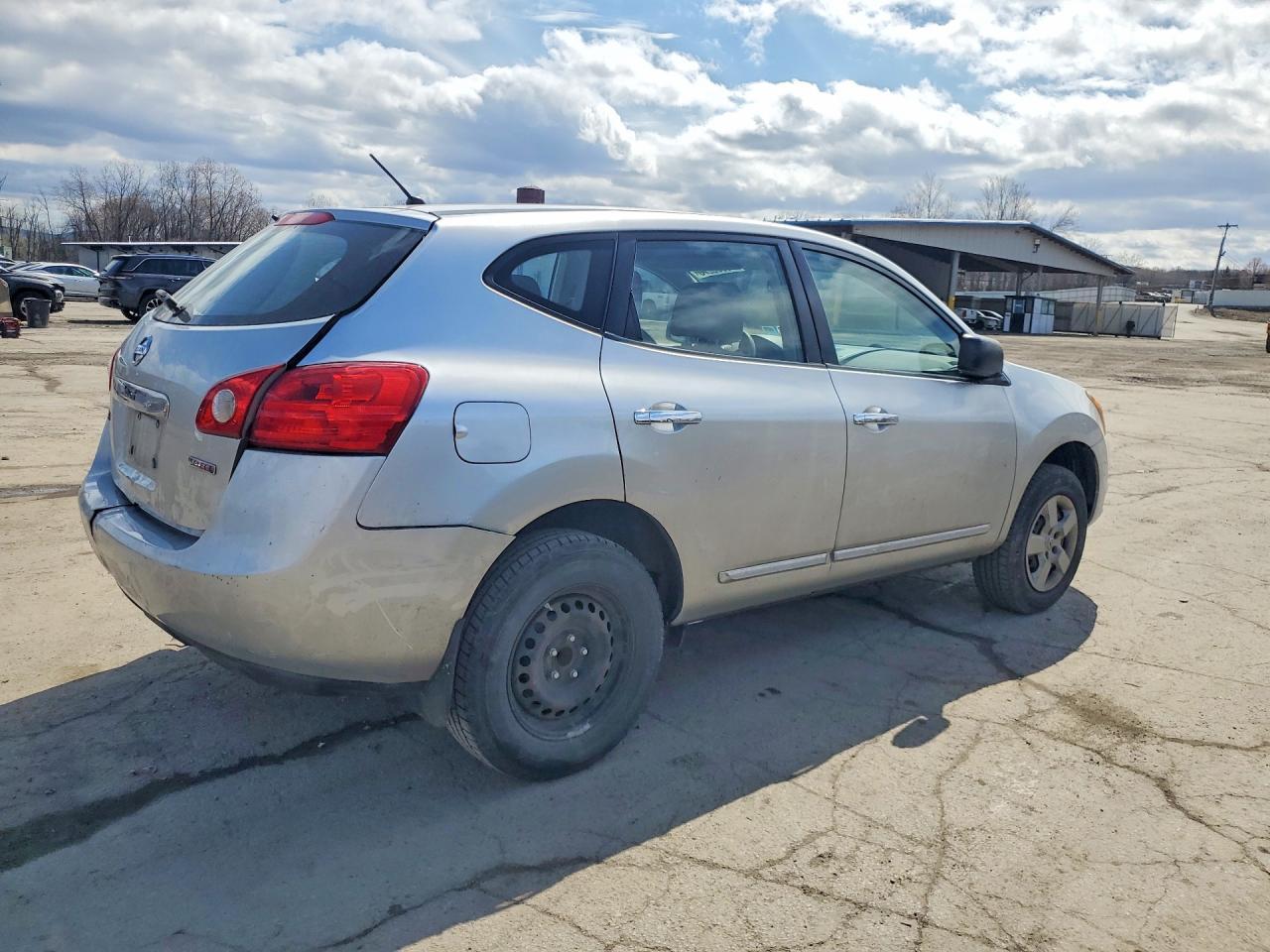 2015 NISSAN ROGUE