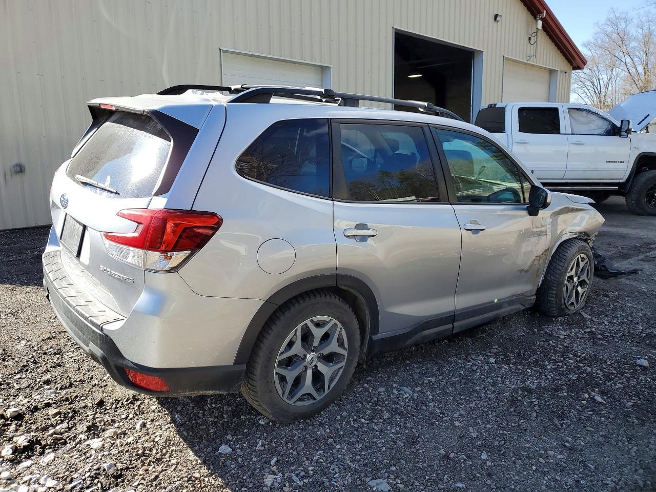 2019 SUBARU FORESTER