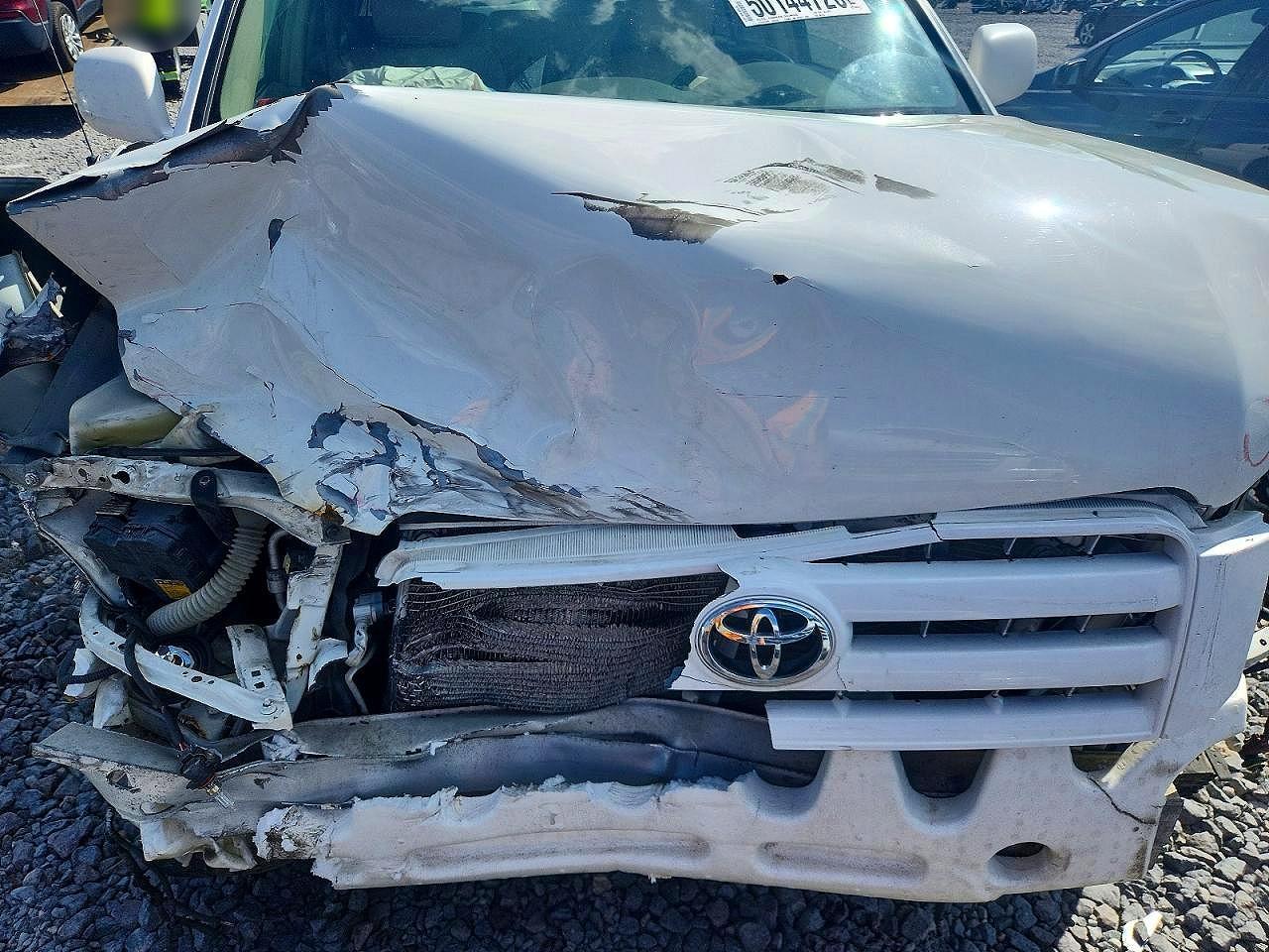 2004 TOYOTA HIGHLANDER