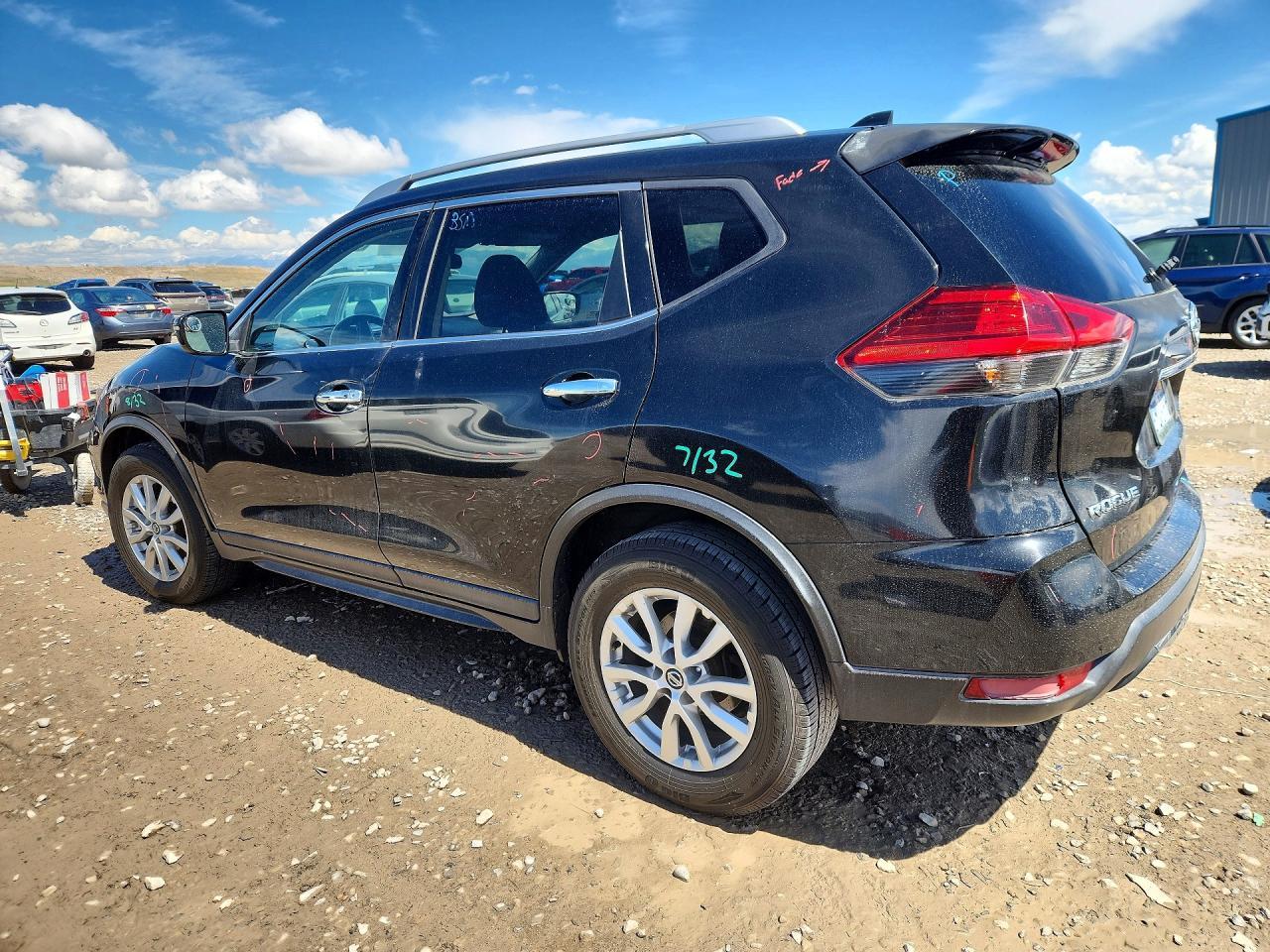 2017 NISSAN ROGUE