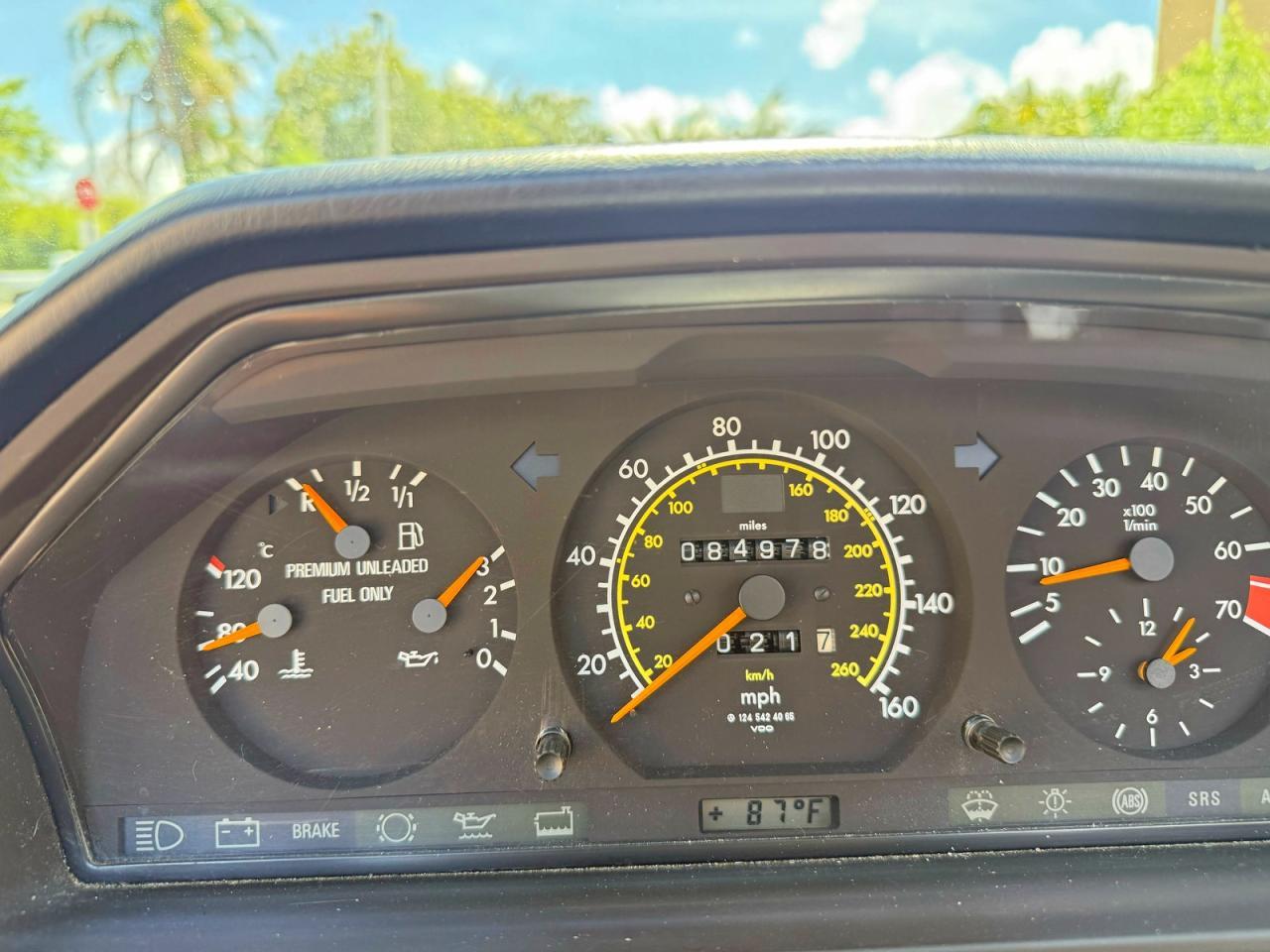 1995 MERCEDES-BENZ E-Class