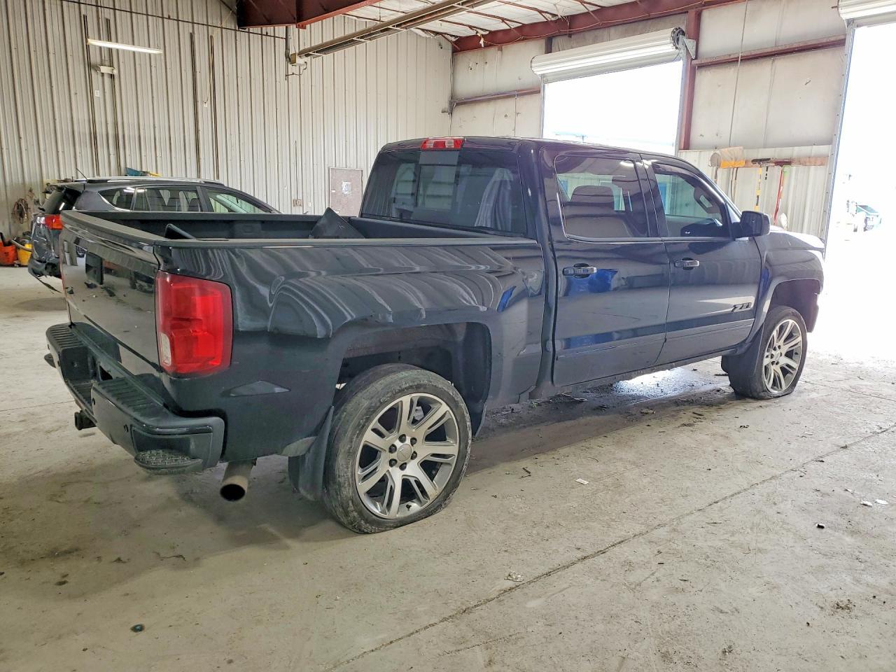 2018 CHEVROLET Silverado