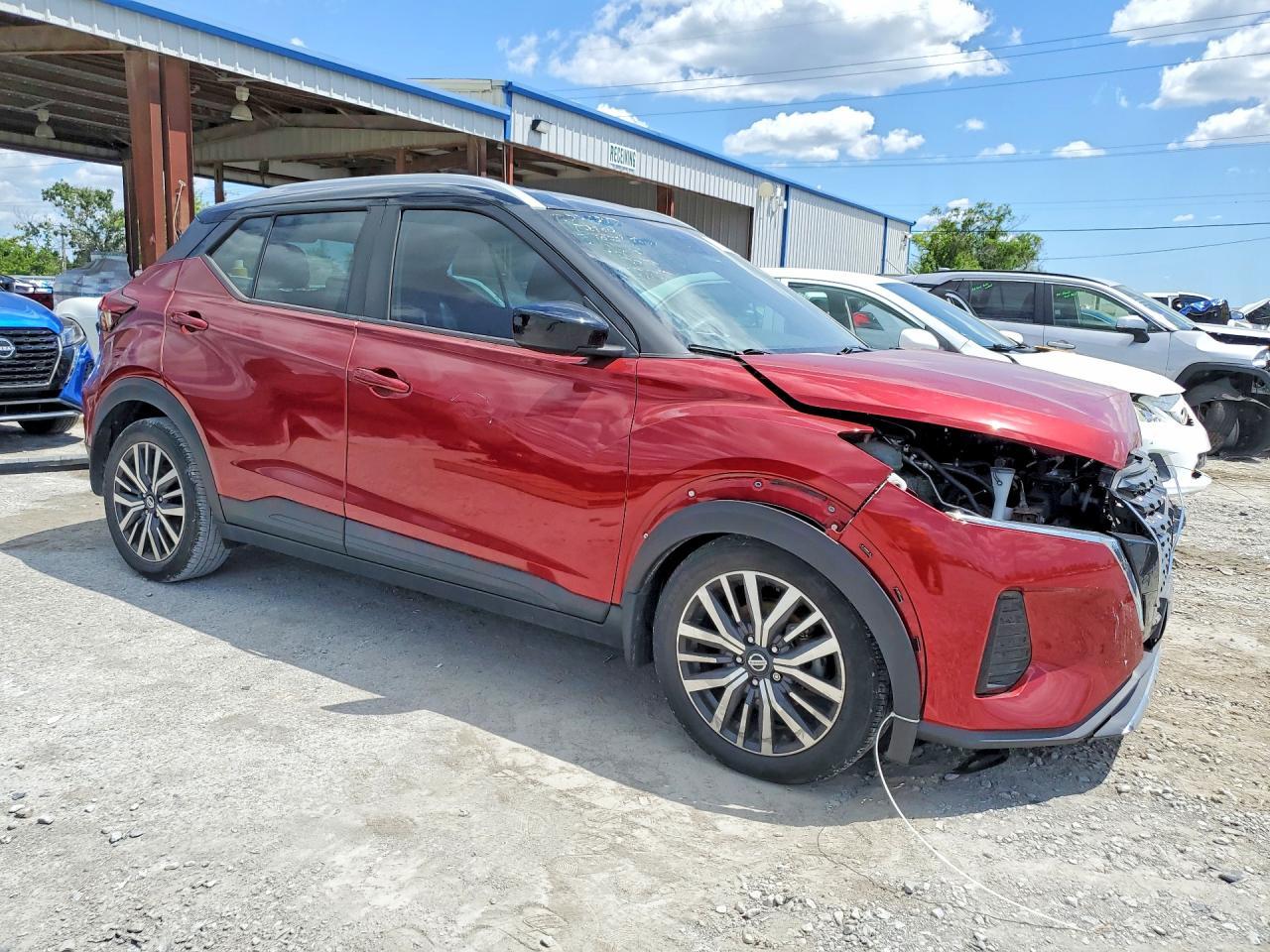 2021 NISSAN KICKS