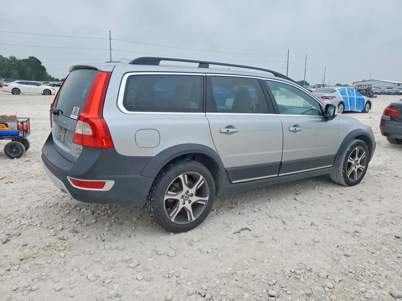 2013 VOLVO XC70