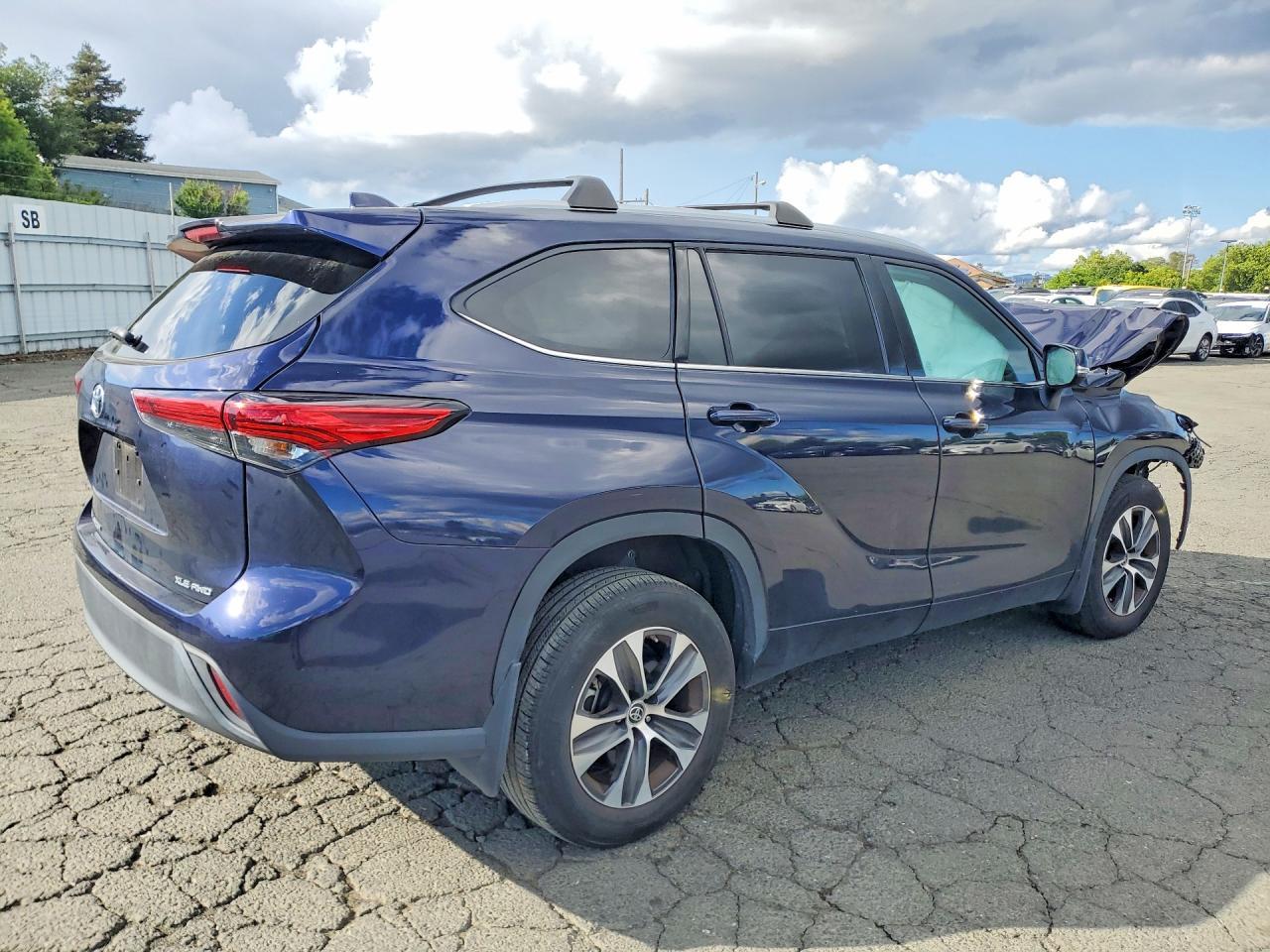 2022 TOYOTA HIGHLANDER