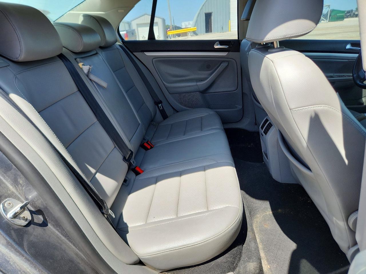 2009 VOLKSWAGEN JETTA