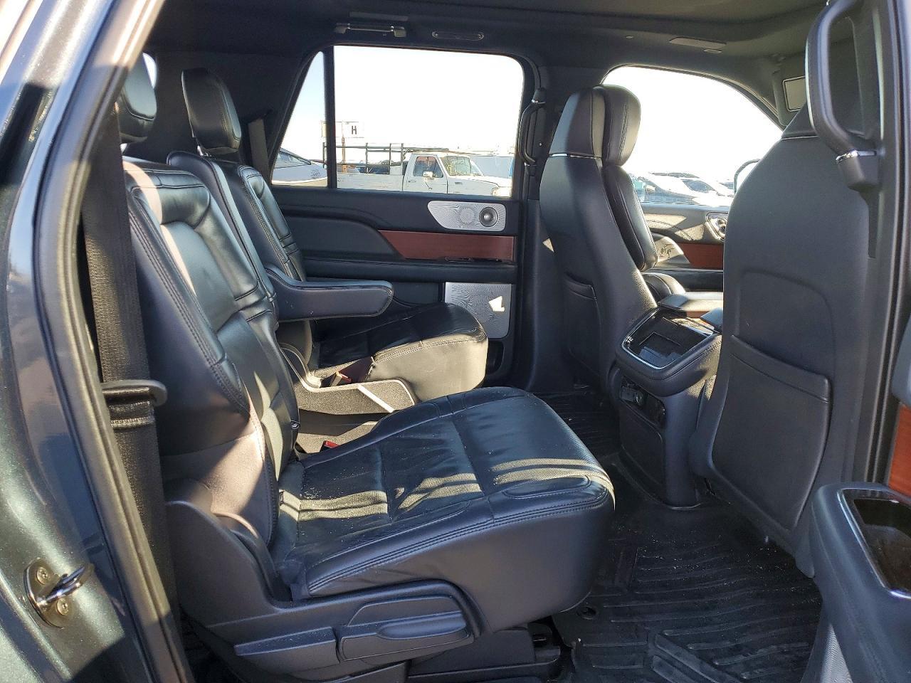 2022 LINCOLN Navigator