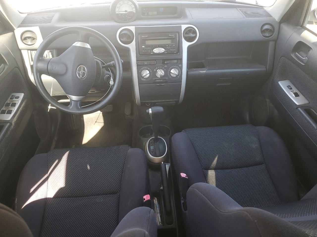 2005 TOYOTA SCION